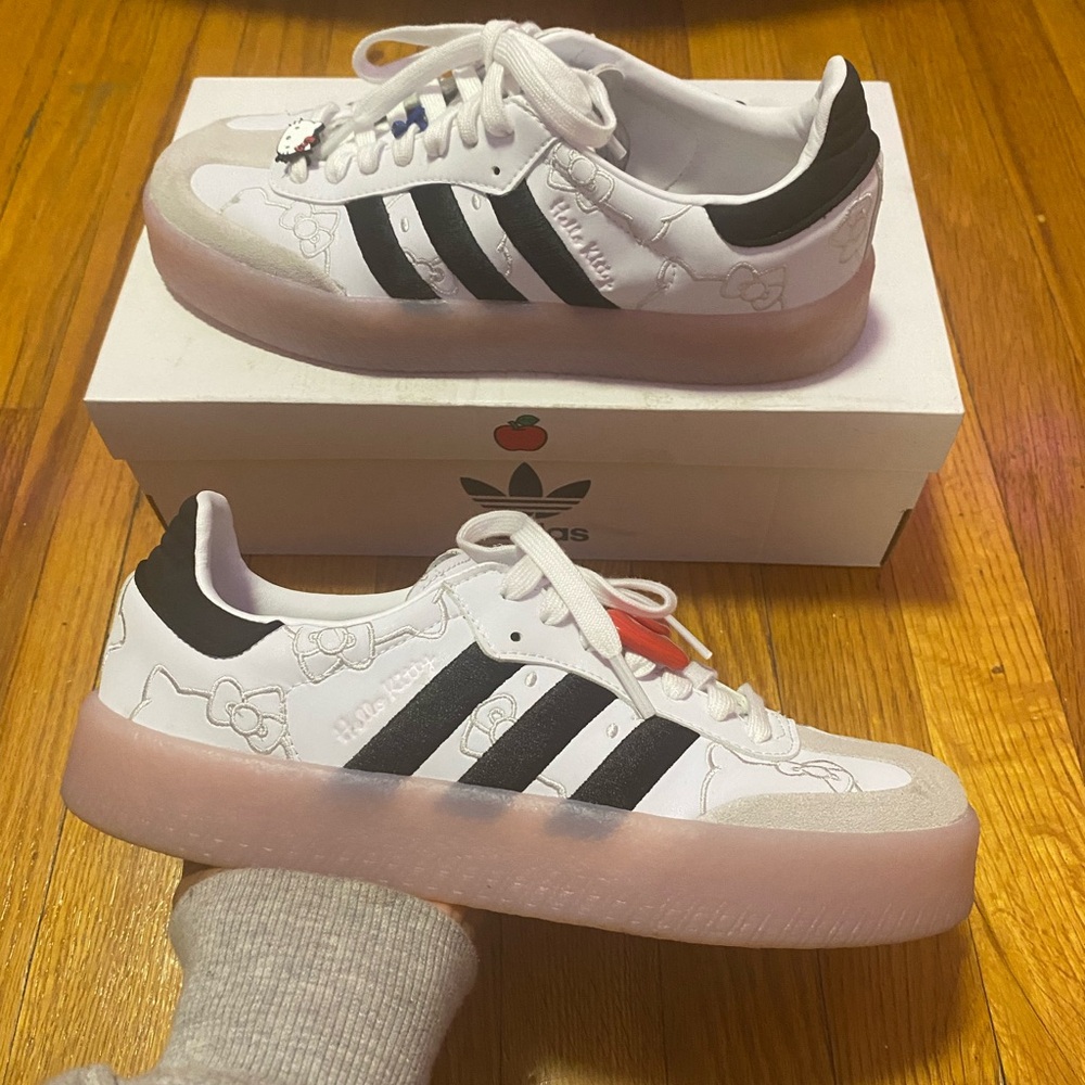 Adidas Sambas Hello Kitty Women’s 8